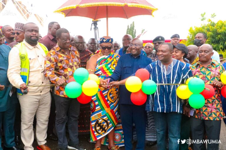 Bawumia commissions 100km of Kumasi inner city roads