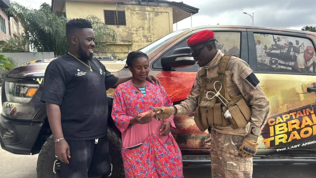 Lil Win Supports Yam Seller Who Lost GH₵2,000 at Adum Market