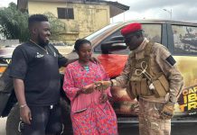 Lil Win Supports Yam Seller Who Lost GH₵2,000 at Adum Market Lil Win Supports Yam Seller Who Lost GH₵2,000 at Adum Market