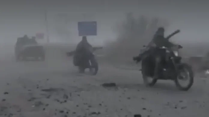 Russian Troops Advance in Pokrovsk Under Cover of Dense Fog Russian Troops Advance in Pokrovsk Under Cover of Dense Fog