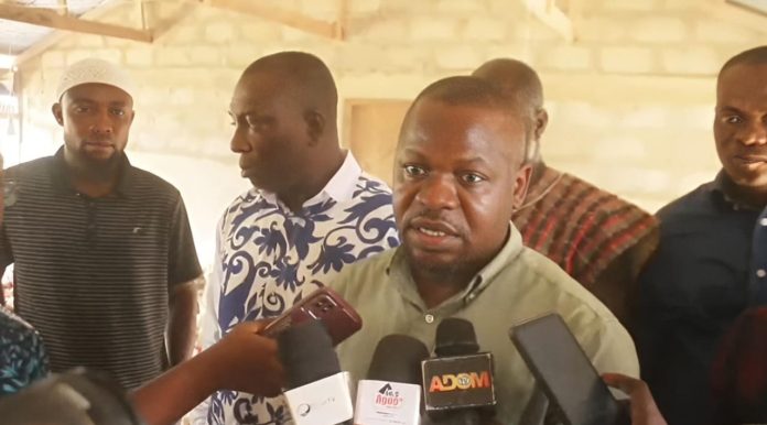 Kwahu West MCE Distributes 10,000 Nkoko Nketenkete Chicks to 200 Households