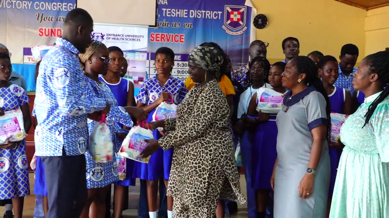Entrance University SRC Donates 300 Sanitary Pads to Schoolgirls