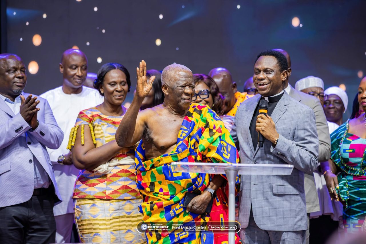 Elder Charles Tobbin (in Kente), husband of the late Deaconess Margaret Ama Badu Tobbin