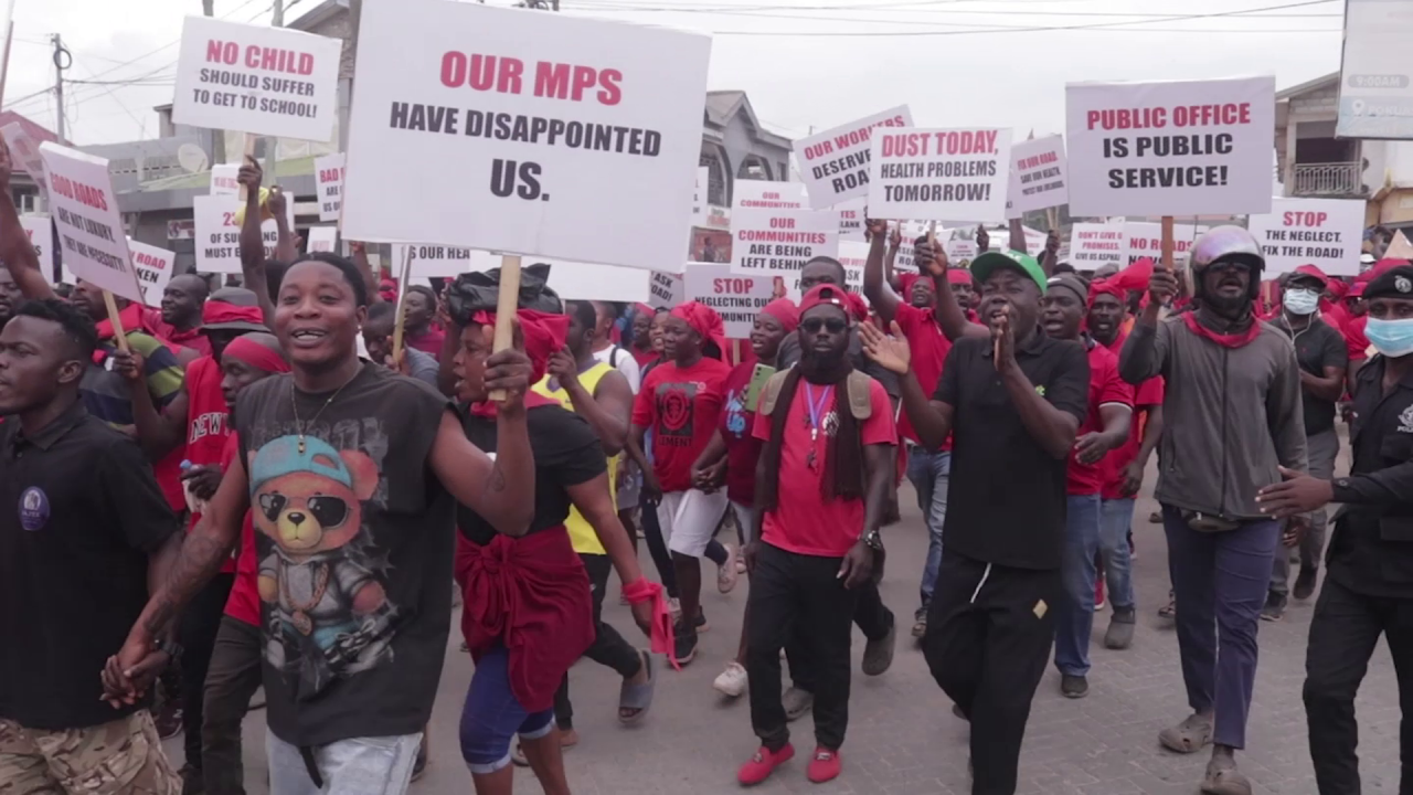Brekuso Chief, Residents Demonstrate